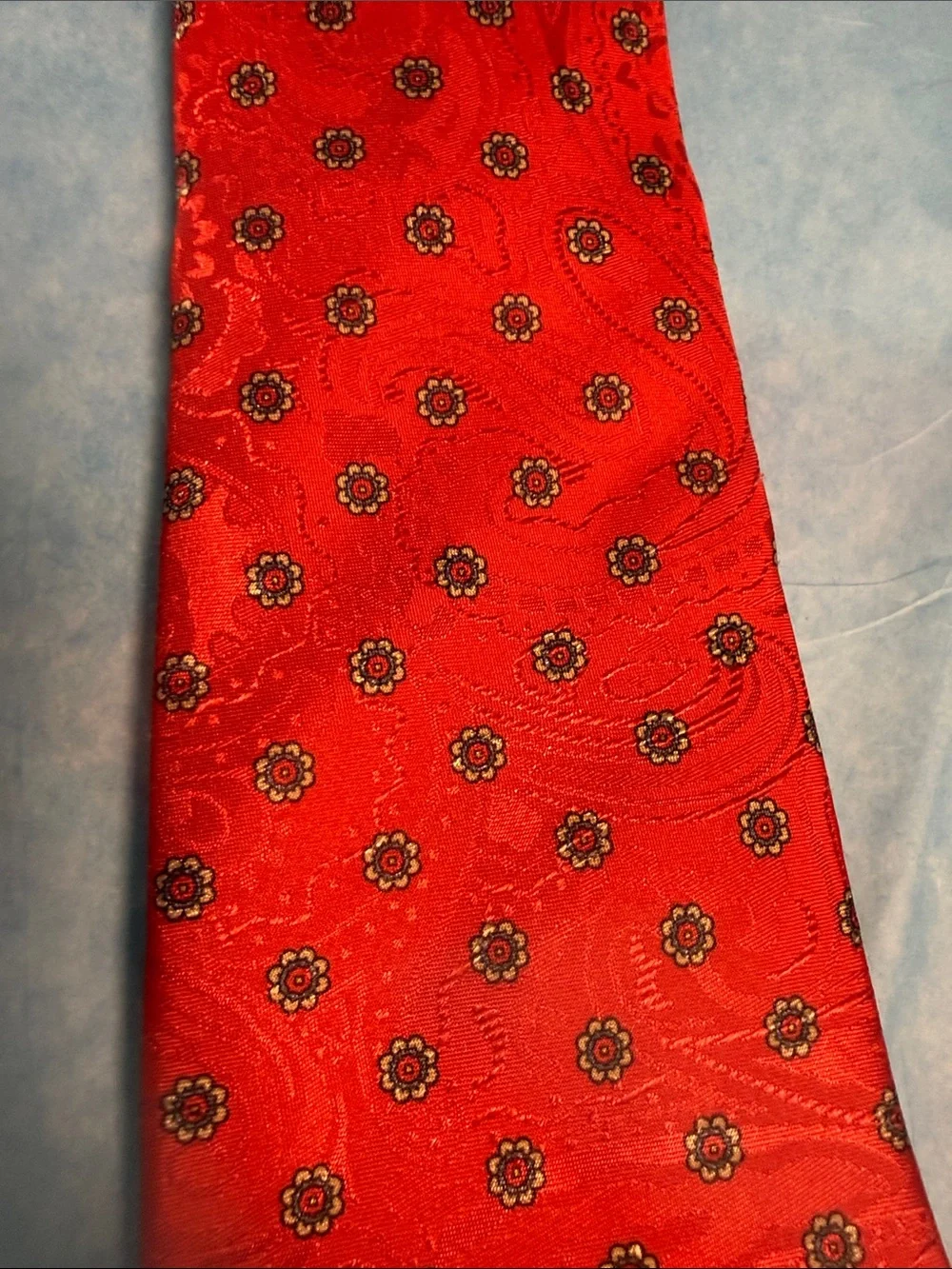 Oleg Cassini Red Silk Tie with Small Medallion Motif